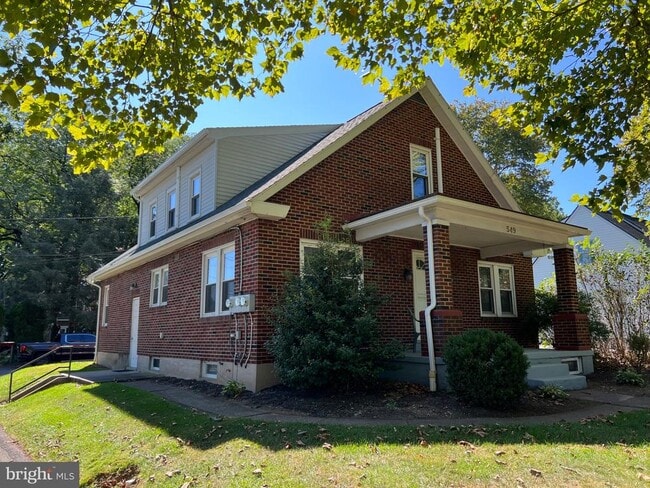 Building Photo - 549 Sand Hill Rd