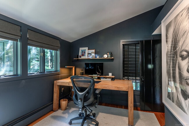 Building Photo - 21 Echo Dr