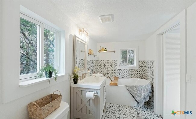 Building Photo - 1219 Songbird Dr