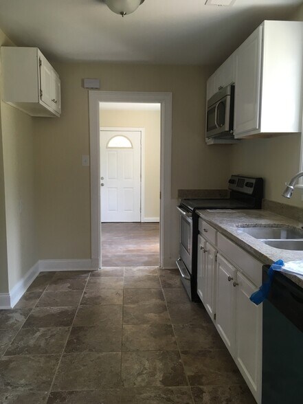 Building Photo - 1806 Parlow Dr