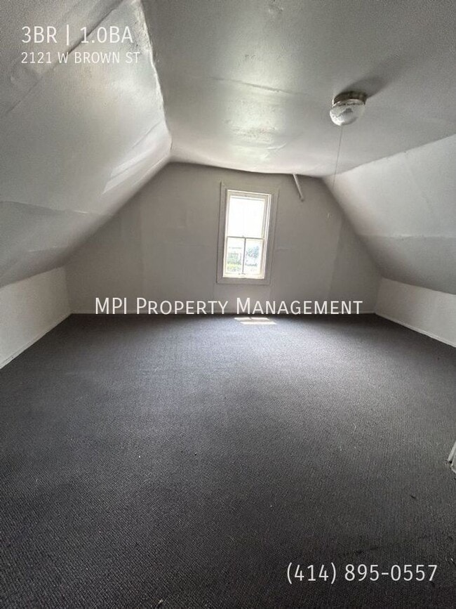 Building Photo - 2121 W Brown St