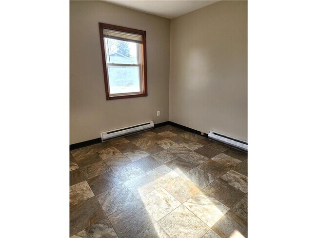 Building Photo - 308 S 3rd St