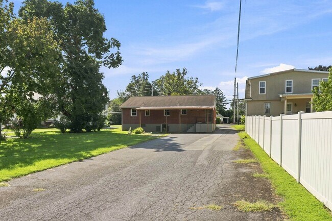 Building Photo - 2137 Old Philadelphia Pike