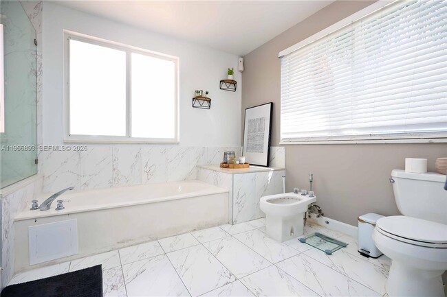 Building Photo - 3149 NW 71st Ave