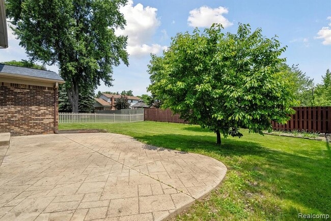 Building Photo - 7302 Parkway Ct