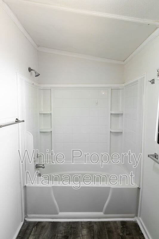 Building Photo - 1172 Southwood Dr