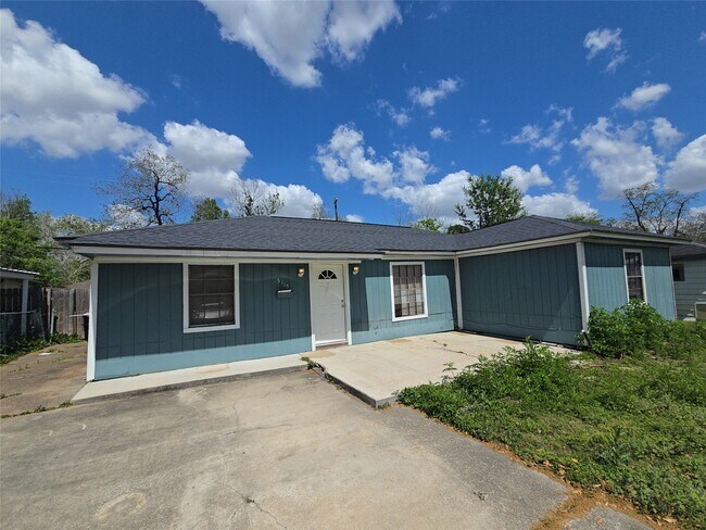 Building Photo - 5115 Balkin St