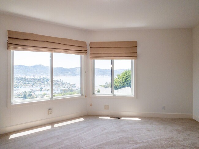 Building Photo - 27 Meadow Hill Dr
