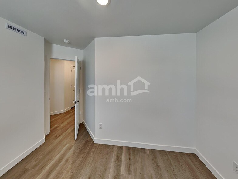 Building Photo - 6482 E Paseo Alga