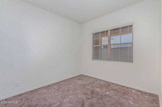 Building Photo - 19750 W Heatherbrae Dr