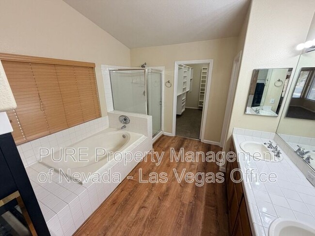 Building Photo - 266 Bluefield Ln