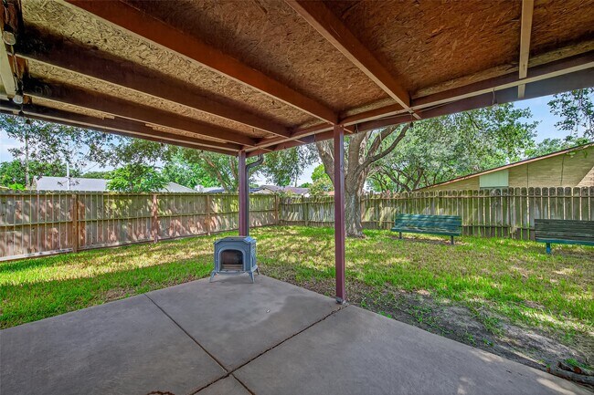 Building Photo - 15638 Empanada Dr