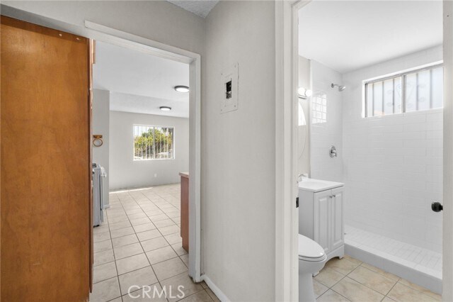 Building Photo - 207 Flora St