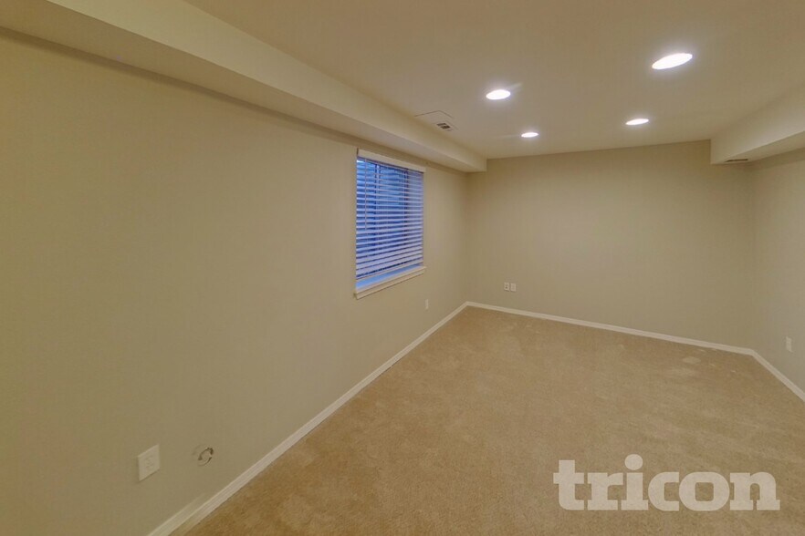 Building Photo - 6325 Blazing Star Dr