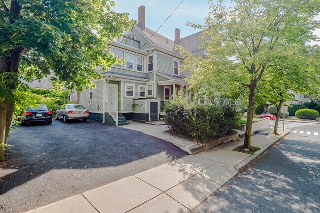 Building Photo - 97 College Ave