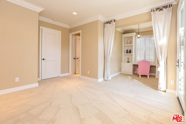 Building Photo - 7391 W Coastal View Dr
