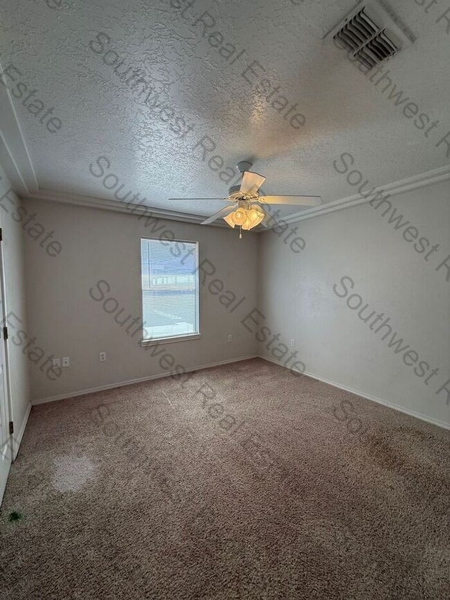 Building Photo - Spacious 2 bedroom 2 Bath apartment-WILL ACCEPT A SMALL PET- ALL BILL'S PAID!