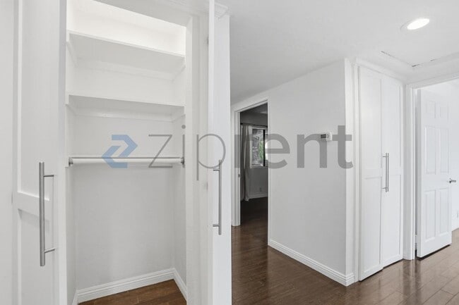 Building Photo - 743 Euclid Ave