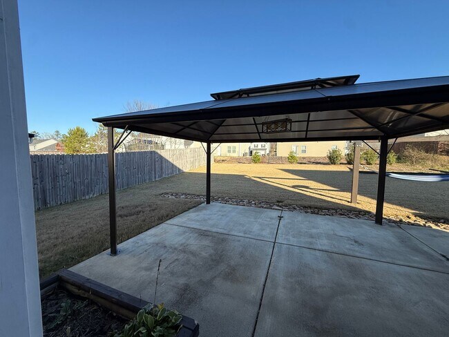 Building Photo - 4 Bedrooms, 3 Bathrooms - Home in West Rome!