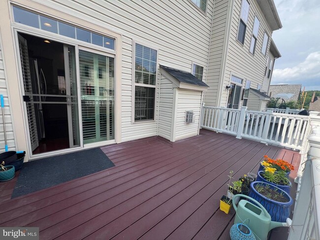 Building Photo - 1604 Sebring Ct