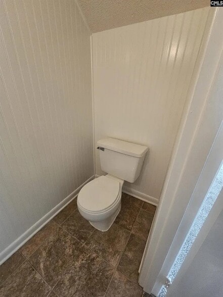 Building Photo - 601 Picadilly Sq