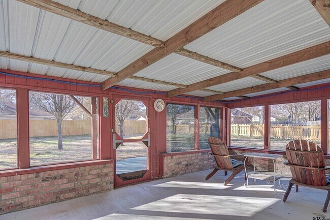 Building Photo - 16744 Overland Stage Dr