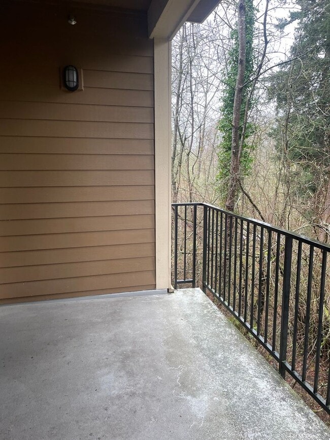 Building Photo - 2 bed/1 bath in Southeast Redmond