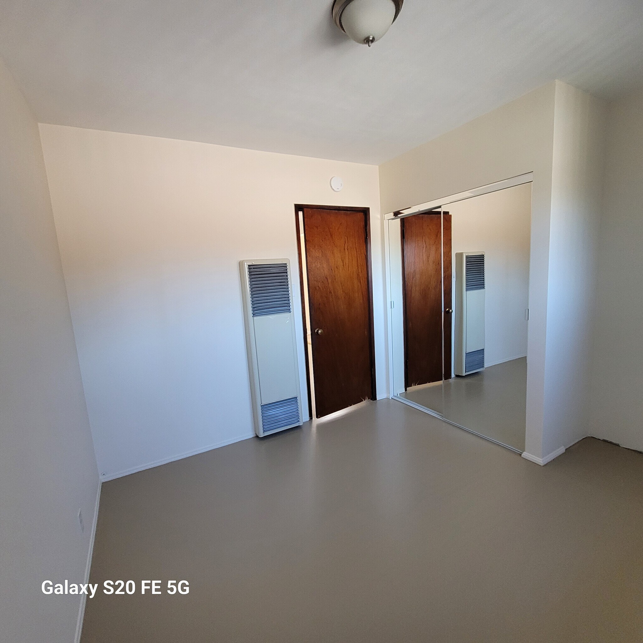 Closet - 935 Freeman Ave