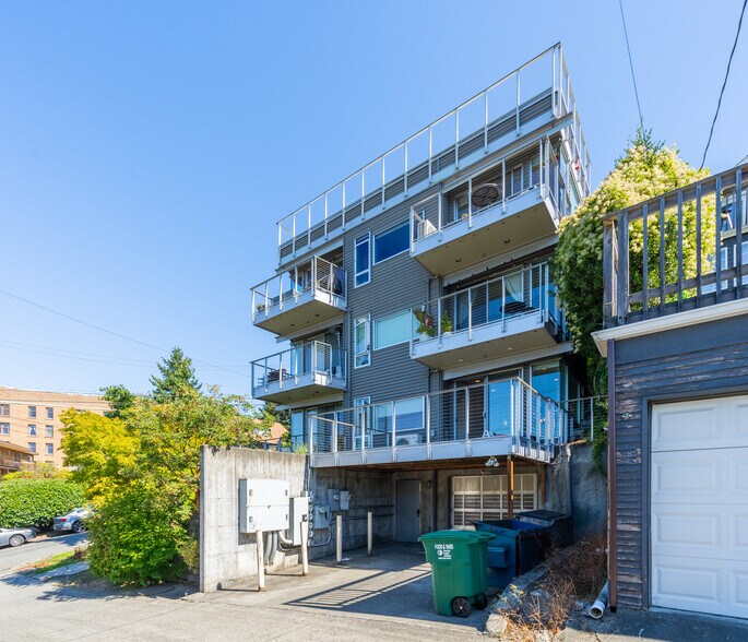 Building Photo - 2731 Boylston Ave E