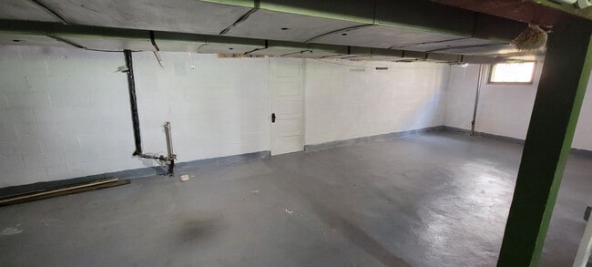 Building Photo - AVAILABLE  - 4 Bed 1 Bath on London Road
