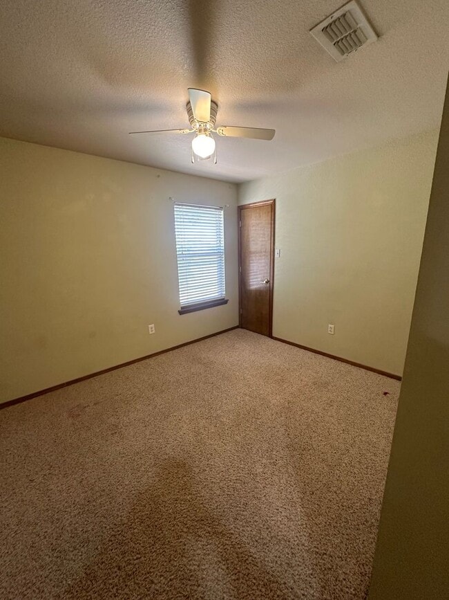 Building Photo - Cozy 4 Bed 2 Bath! Mesa School District !