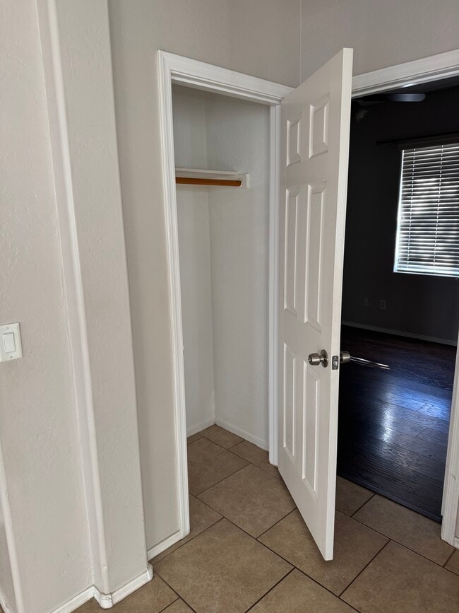 Building Photo - 8712 W Hammond Ln