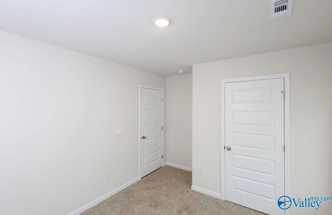 Building Photo - 398 Jackson Pt Cir