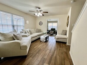 Building Photo - 839 Westwood Glen Ln