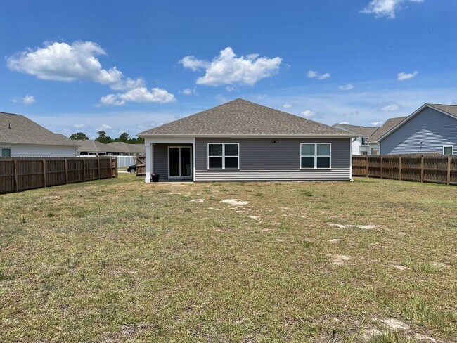 Building Photo - 3 Bedroom 2 Bath Home in Eagle Creek, Bolivia, NC