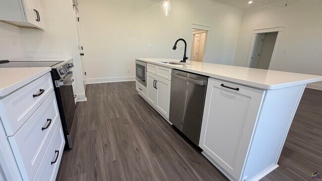 Building Photo - 531 Bristleleaf Path