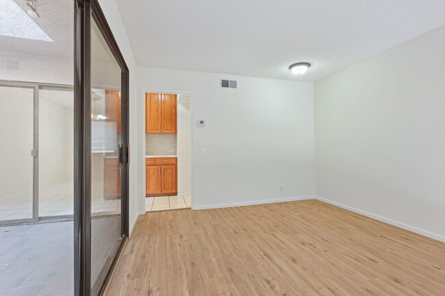 Building Photo - 10444 Canoga Ave