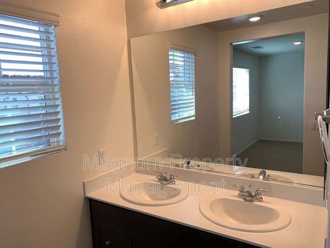 Building Photo - 28385 Oriole Way