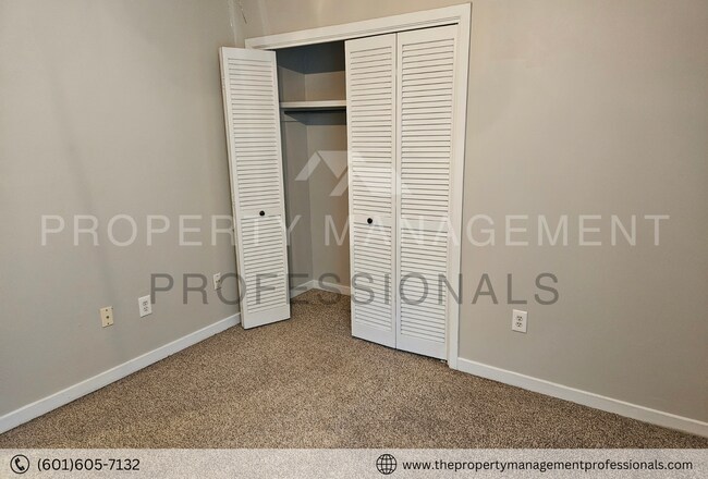 Building Photo - Relaxing and ready for you located in the ...