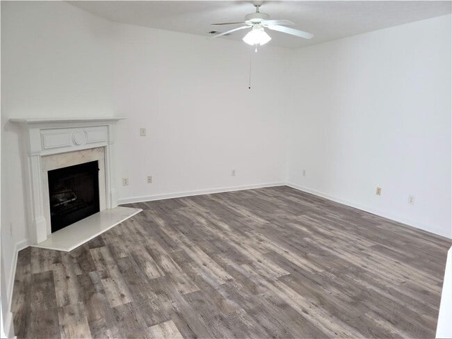 Building Photo - 2244 Grovemont Dr