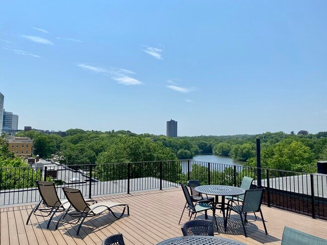 Building Photo - 10 Jamaicaway