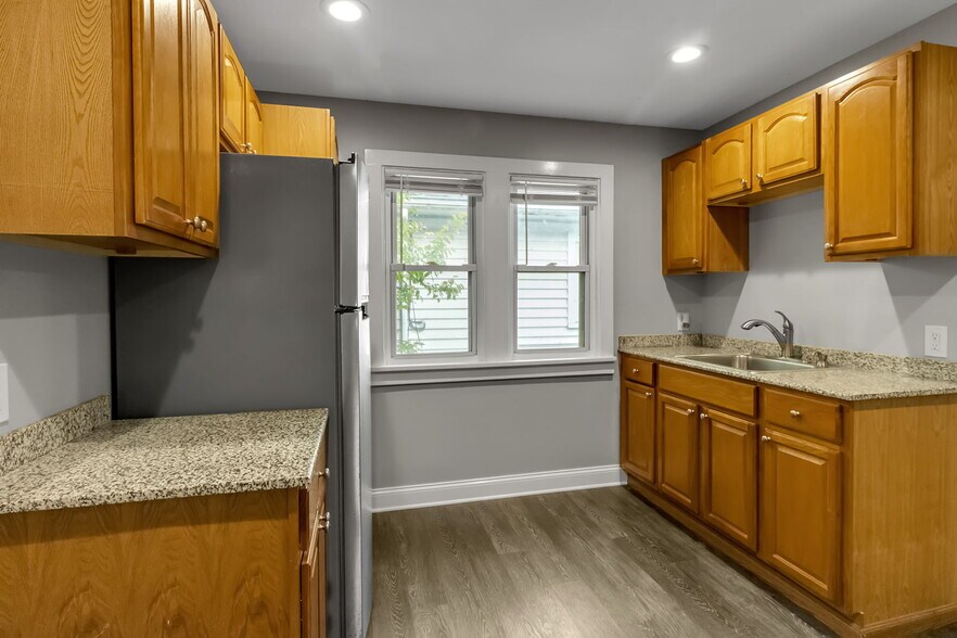 Building Photo - 272 Windermere Blvd