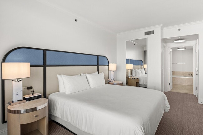 Building Photo - 4401 Collins Ave