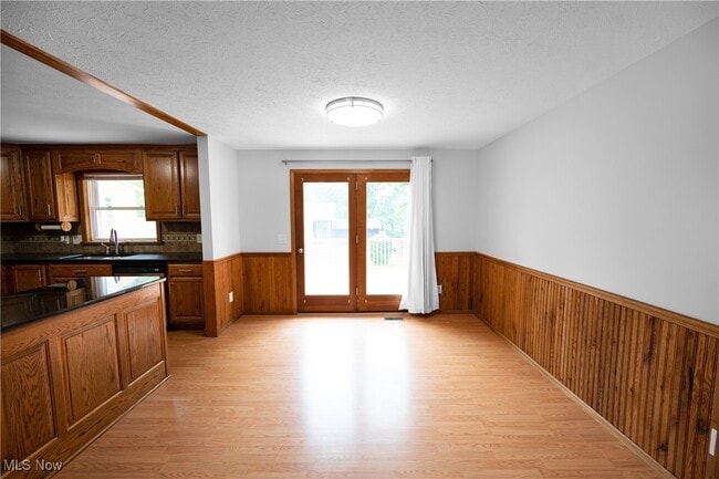 Building Photo - 273 Allen Dr