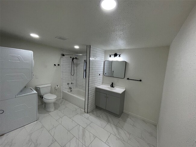 Building Photo - 6701 Eagle Pass St