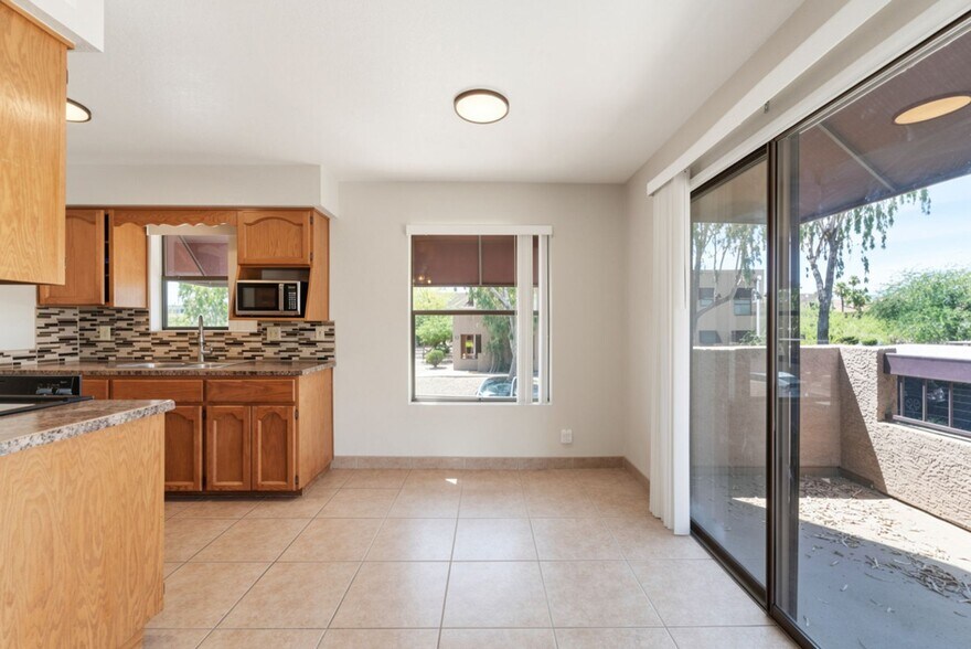 Building Photo - 16657 E Gunsight Dr