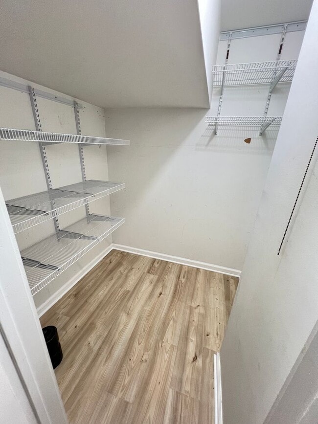 Building Photo - Newly renovated 3-bedroom, 2.5-bath home in Philadelphia’s Art Museum area