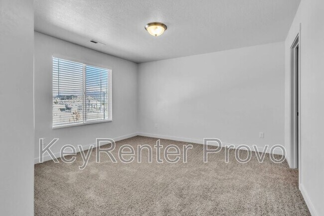 Building Photo - 268 Wren Hill Ln