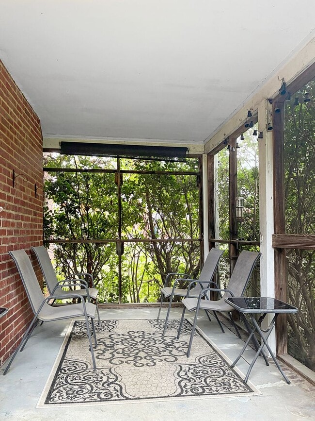 Building Photo - Charming 3-Bedroom Brick Colonial in Edgewood