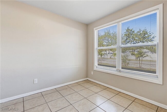 Building Photo - 5453 16th Pl SW